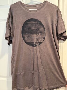 lululemon athletica Men's Short-Sleeve Tee in Mauve with Black Graphic